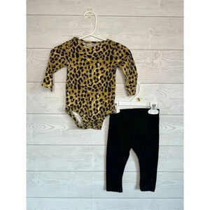 Long sleeve animal print bodysuit/ black Okie Dokie pants Size 9 months